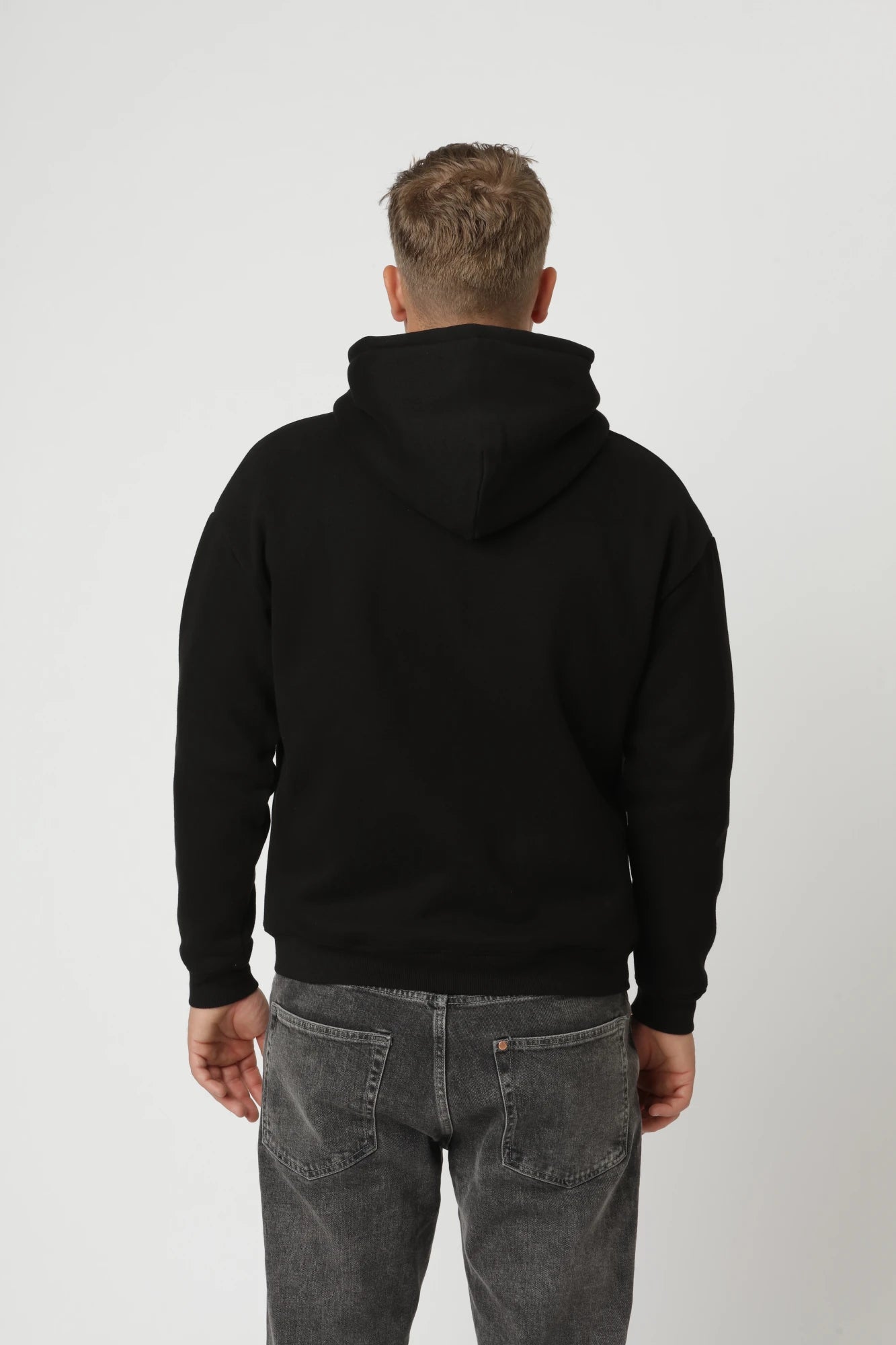 Premium ZipuPremium zip-up hoodie i farven sort med solid lynlås og praktiske sidelommerp Hoodie, Sort