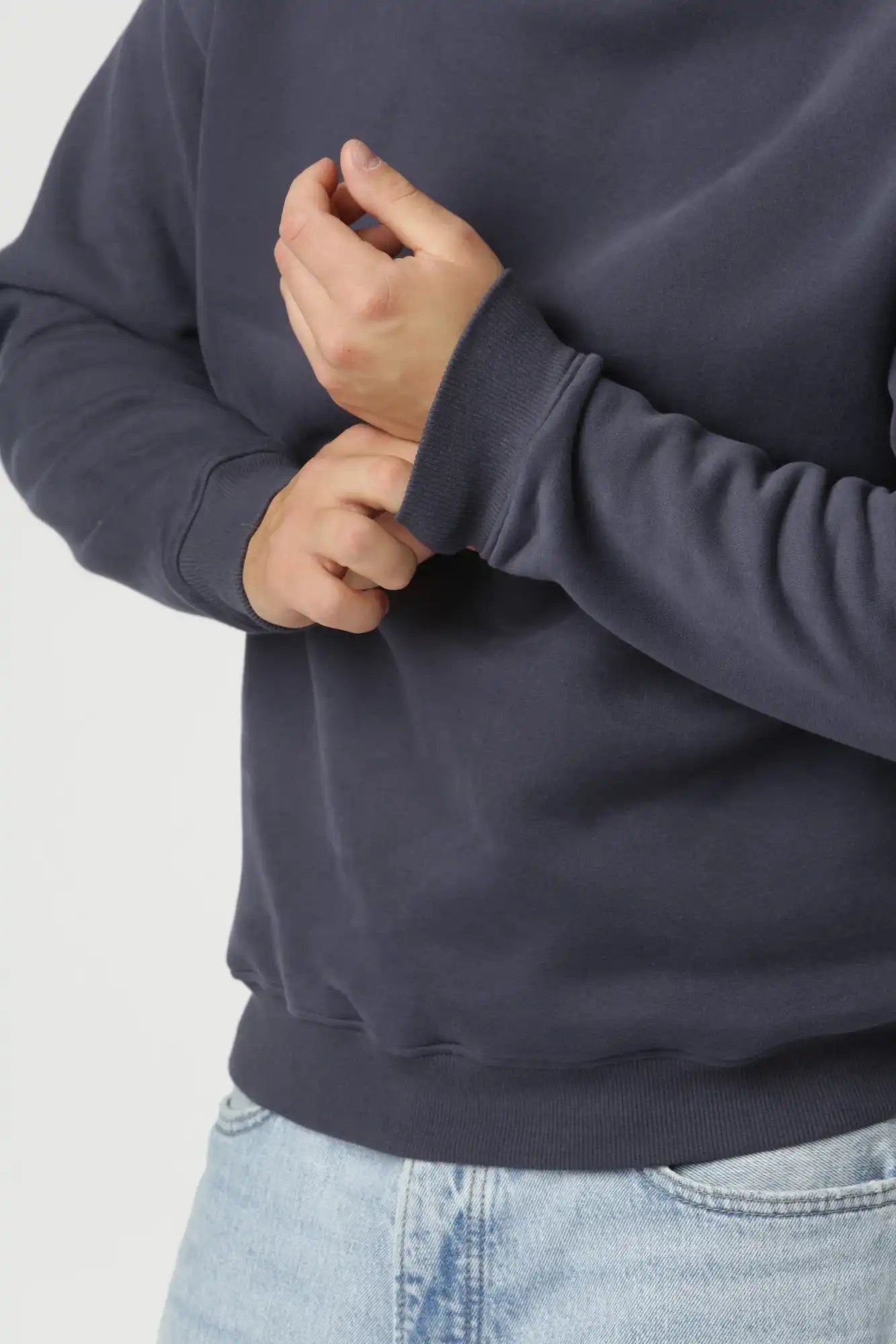 Komfortabel Premium sweatshirt i farven Navy med let og slidstærkt "expo-kashmir" stof