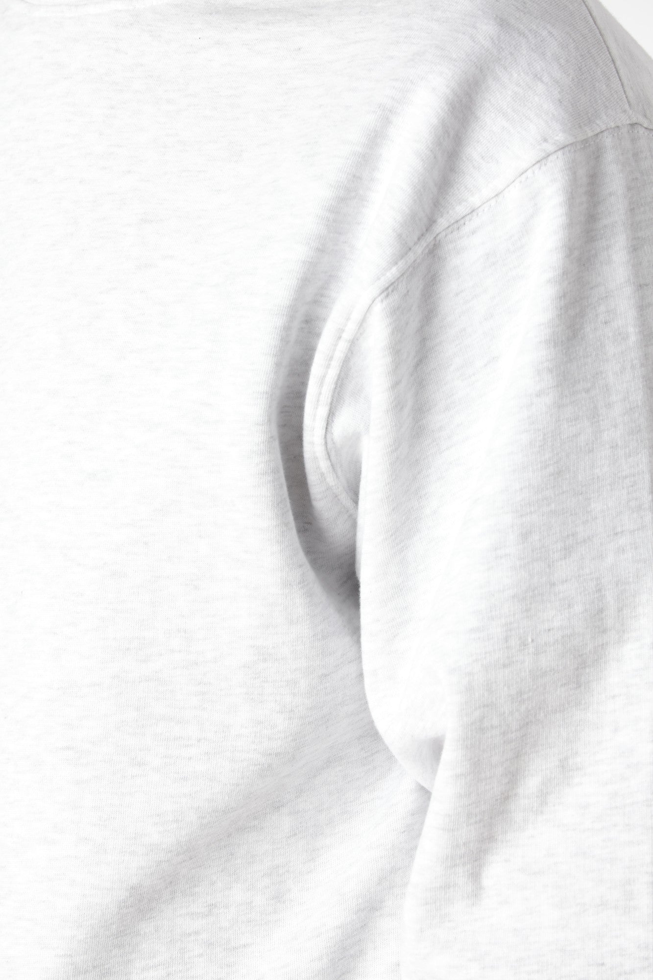 Classic sweatshirt i Grå med minimalistisk look, der nemt kan styles med resten af garderoben