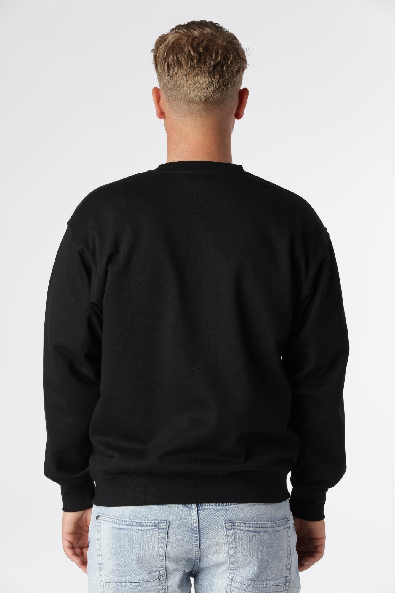 Alsidig Classic sweatshirt i Sort, der kan bruges til job, weekend eller under en jakke