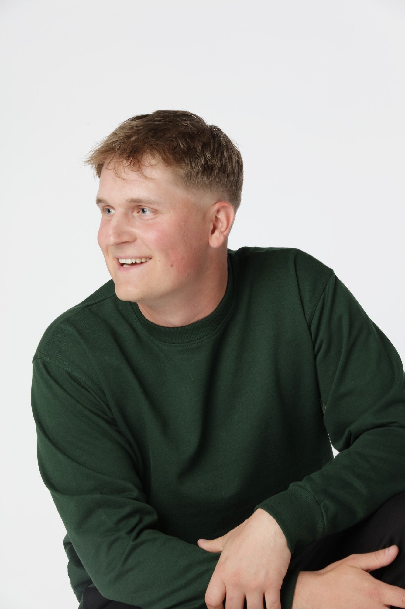 Essential sweatshirt i farven Grøn med kraftig kvalitet, der holder form vask efter vask