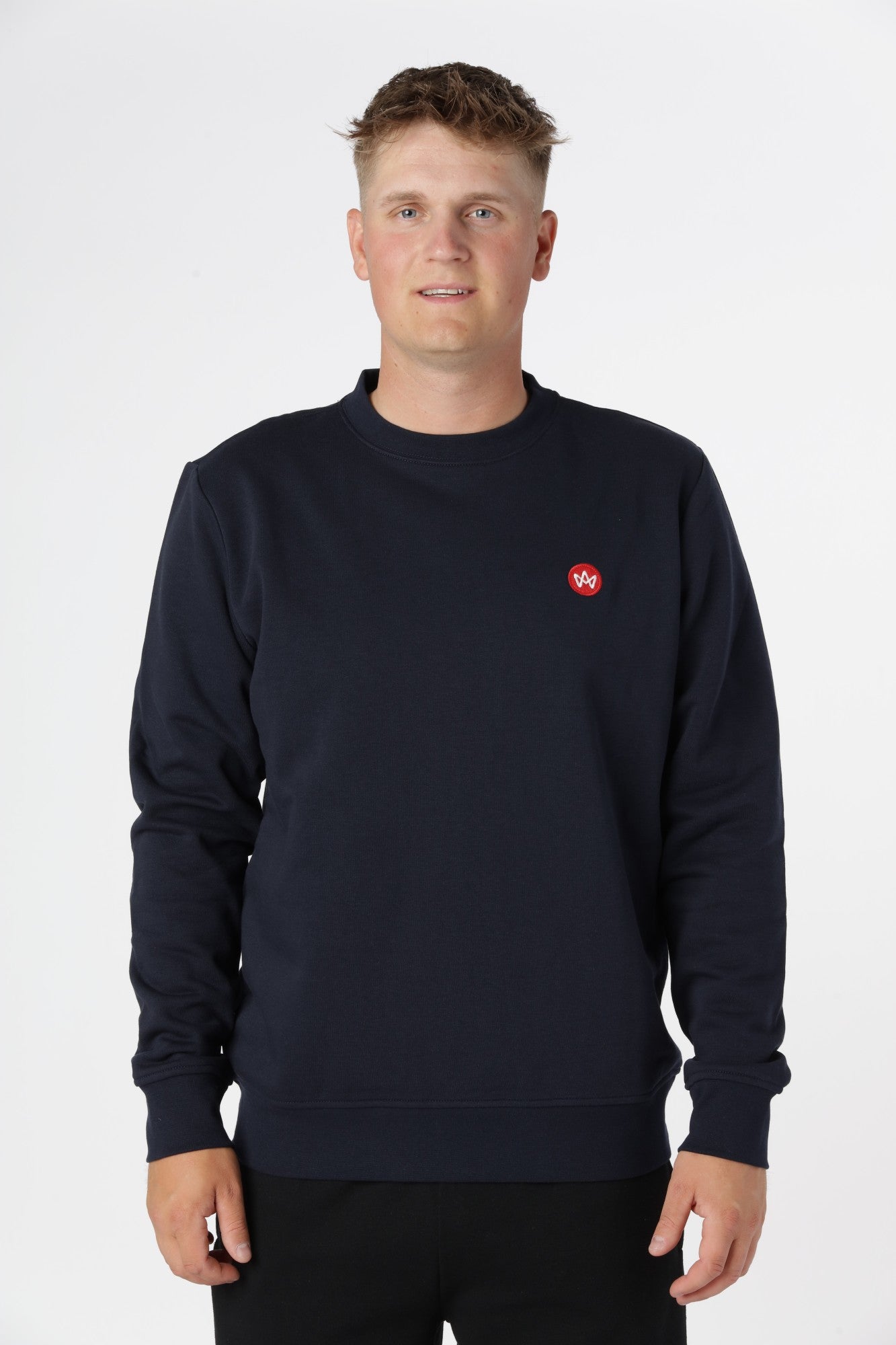 Kronstadt sweatshirt i Sky Captain i bæredygtige materialer kombineret med enkelt og tidløst design.
