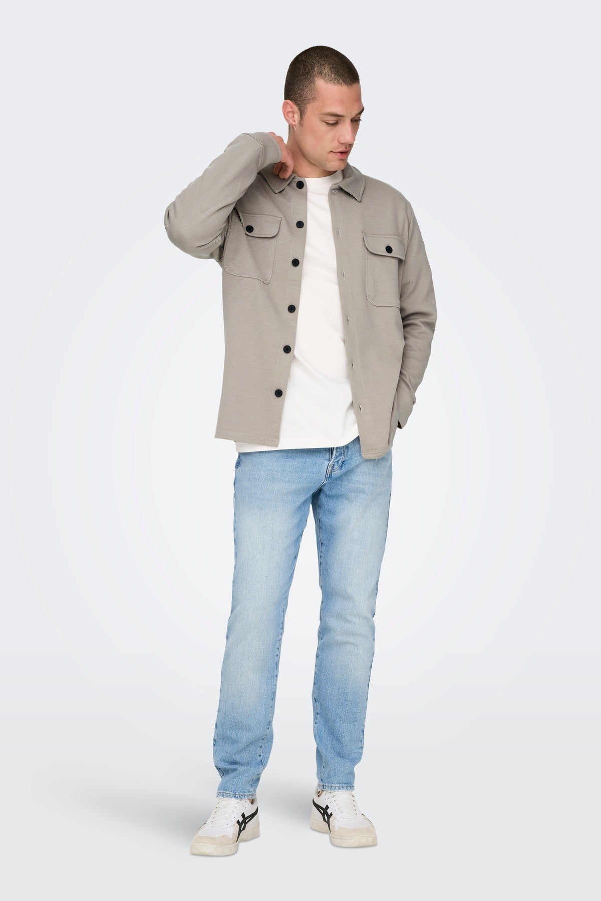 Stilren Vintage Khaki ONSNEWKODYL overshirt, perfekt til lag-på-lag-styling året rundt.